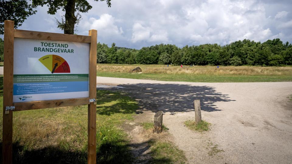 Foto van een bord waarop brandgevaar wordt weergegeven