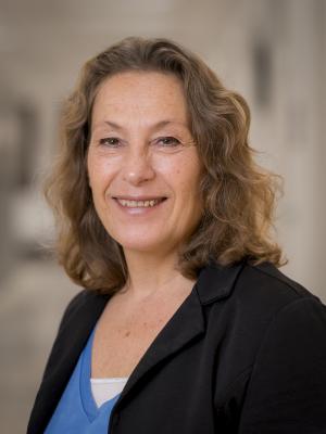 Pasfoto van Suzanne van der Geest Pasfoto van Suzanne van der Geest