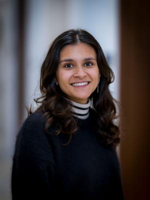 Pasfoto van Manuka Khan