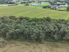 Luchtfoto van heide, bos en landbouw