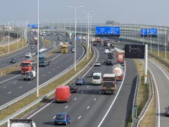 Blik op de A15 bij Rotterdam Zuid