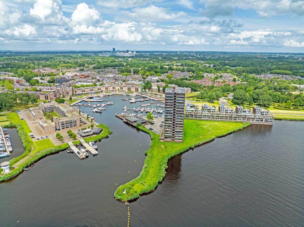 Luchtfoto van de plaats Almere in Nederland