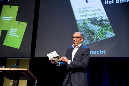 Maarten Hajer, directeur PBL, presenteert de resultaten uit de Balans van de Leefomgeving.