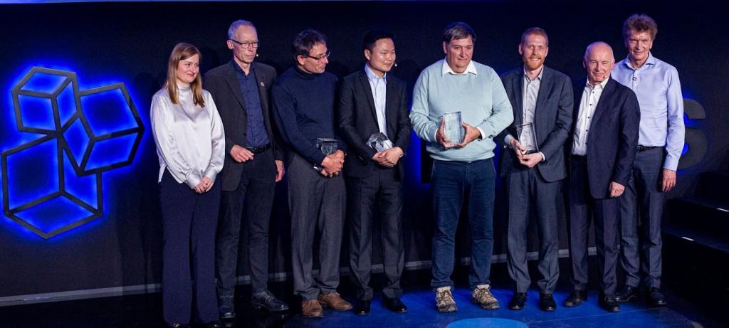 Uitreiking van de International Frontiers Planet Price Podium met mensen tijdens de uitreiking van de International Frontiers Planet Price